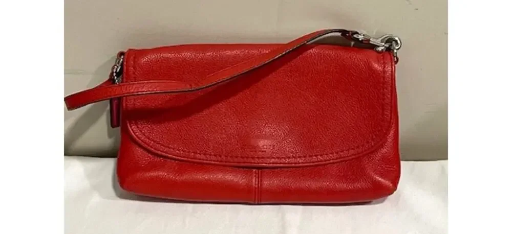 Coach Pebble Leather Clutch Shoulder Bag Wallet Red